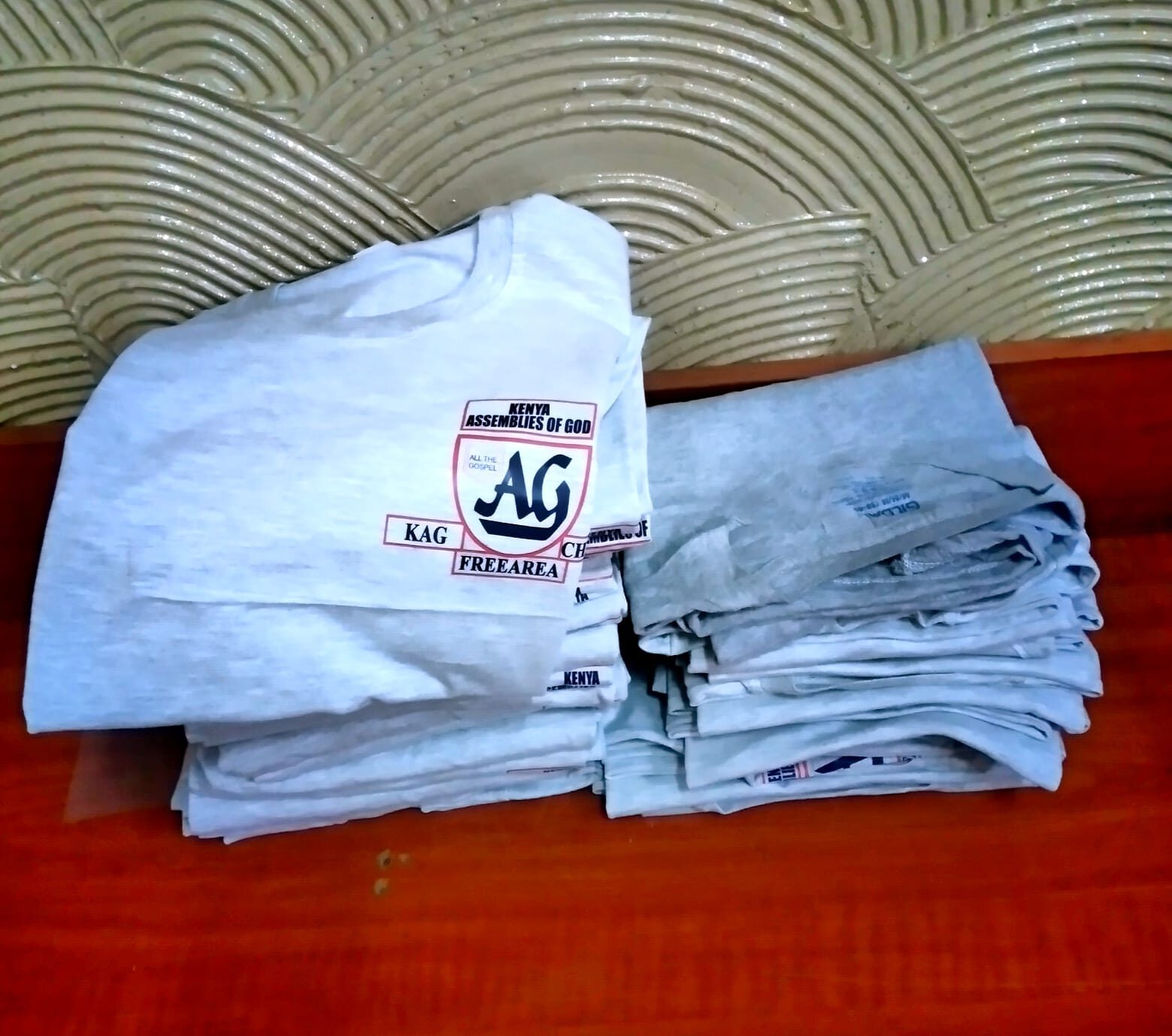 BRANDED TSHIRTS